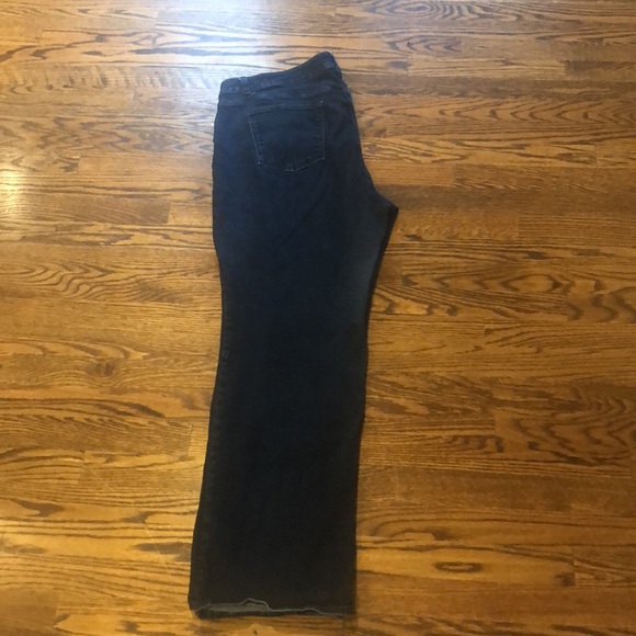 Dark wash plus size jeans - Picture 2 of 4